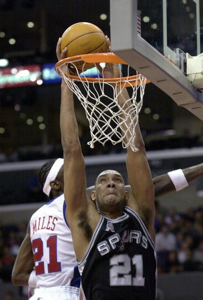 Dunk přes obránce Clippers